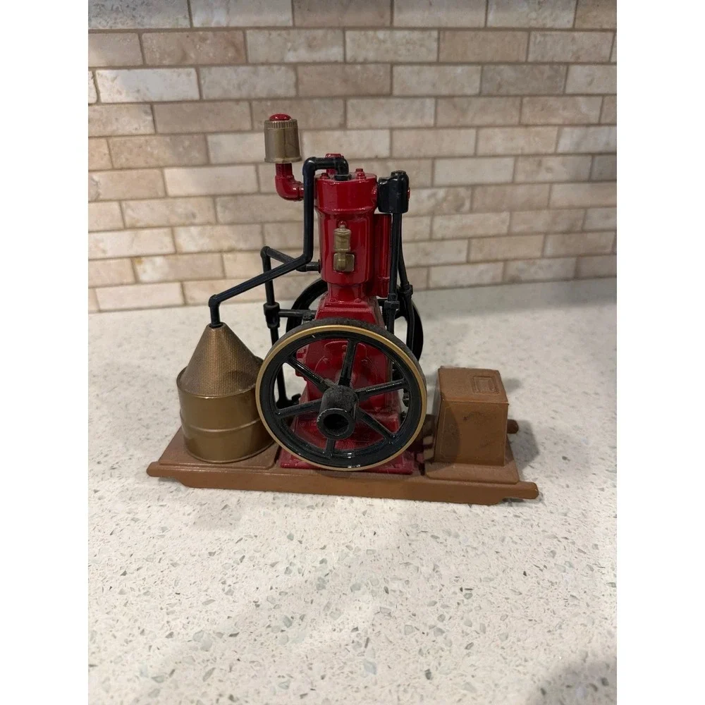 Ertl‎ IHC Titan Gasoline Engine 1/8 Scale 1994 #4352